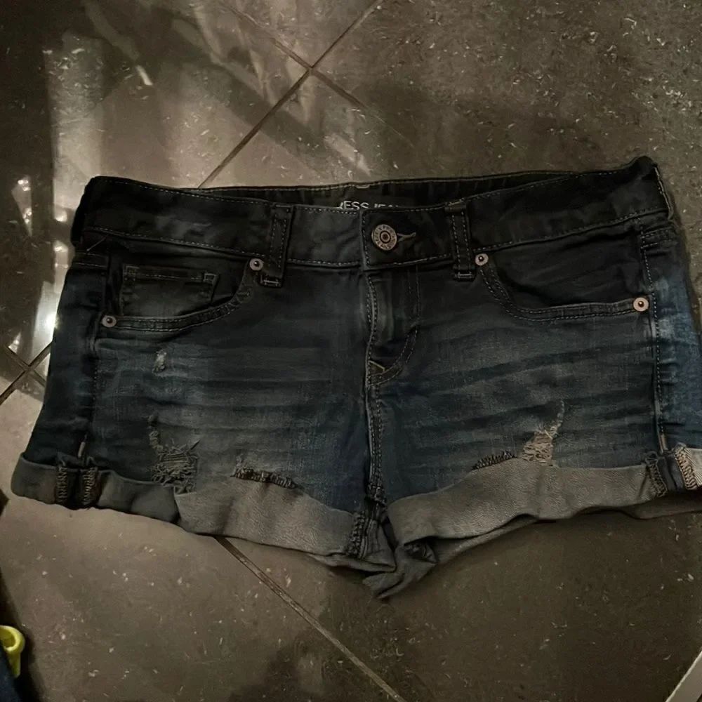 Size 2 Black Ombre Dipped Express Jean Shorts